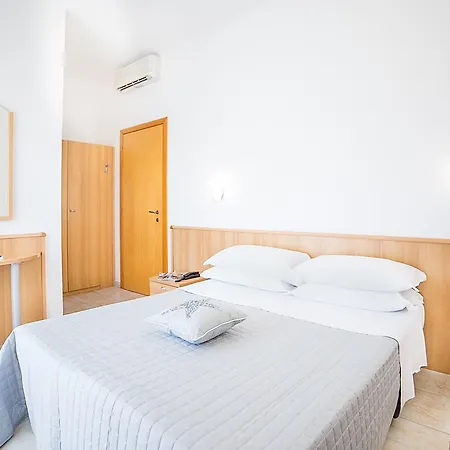 Adria Hotel 3*